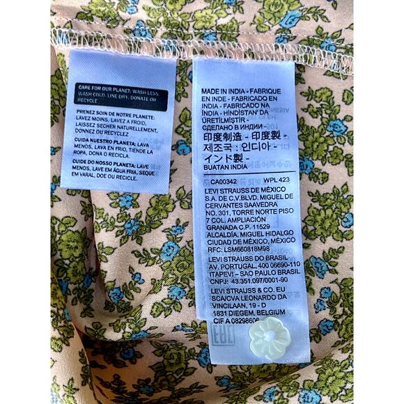 Women's Levis XL Delany Button Front Blouse Flowy Satin Floral - Picture 9 of 9